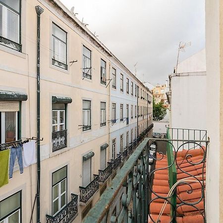 Attic Apartment With Balcony In Bairro Alto Лісабон Екстер'єр фото